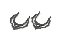 Siyah Kolye Ucu, 2 Halka, Tılsımlar, Küpeler, Bulgularla Birlikte 4 Oksitlenmiş Pirinç Siyah Kolye Ucu (29x27x1mm) BS 1982 S747