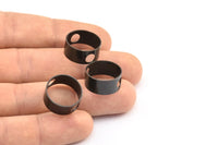 Siyah Daire Charm, 2 Delikli 6 Oksitlenmiş Pirinç Siyah Daire (17x8x0,5 mm) BS 1777 S686