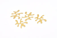 Brass Leaf Charm, 24 Raw Brass Leaf Connectors Without Hole, Pendants, Findings (24x20x0.60mm) D0775