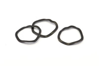 Siyah Daire Charm, Deliksiz 12 Oksitlenmiş Siyah Pirinç Dalgalı Daire Charm, Küpeler, Bulgular (26x25x0,60 mm) D0715 S1028
