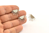 Silver Sun Earring, 6 Antique Silver Plated Brass Sunshine Stud Earrings (21x14mm) N0711 H1183