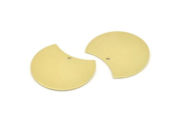 Brass Moon Charm, 6 Raw Brass Moon Stamping Blanks With 1 Hole (28x21x0.80mm) M050