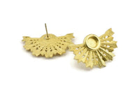 Brass Badge Earring, 2 Raw Brass Rosette Stud Earrings - Pad Size 6mm (32x22mm) N0776