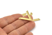 Pirinç V Şeklinde, 2 Delikli 12 Ham Pirinç V Şeklinde Tılsım (28x23x1mm) M01249