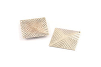 Gümüş Piramit Charm, 1 Delikli 4 Antik Gümüş Kaplamalı Pirinç Kare Piramit Charm (30x30mm) D0269