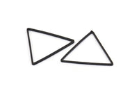 Black Brass Triangle, 10 Oxidized Black Brass Triangles (27x27x27mm) BS 1334 S666