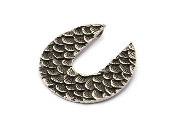 Gümüş Geometrik Kolye, 2 Antik Gümüş Kaplama Pirinç Geometrik Balık Pulu Dokulu Kolye, 2 Döngü, Tılsımlar (32 mm) E190 H0622