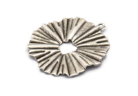 Gümüş Güneş Tılsımı, 1 Halkalı 8 Antik Gümüş Kaplamalı Pirinç Güneş Tılsımı, Bulgular, Küpeler (25x23mm) D1235 H1094
