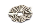 Gümüş Güneş Tılsımı, 1 Halkalı 8 Antik Gümüş Kaplamalı Pirinç Güneş Tılsımı, Bulgular, Küpeler (25x23mm) D1235 H1094