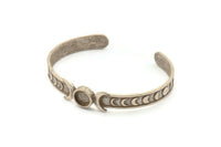 Silver Moon Cuff, Antique Silver Plated Brass Moon Phases Cuff Stone Setting With 1 Pad -  Pad Size 8mm N1674 H1396