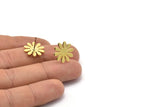 Brass Flower Earring, 8 Raw Brass Flower Stud Earrings (15x0.80mm) A0964 A1328