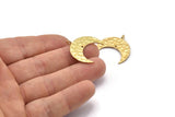 Hammered Crescent Pendant, 4 Raw Brass Hammered Crescent Pendants With 1 Loop and 1 Hole (25x10x1mm) U146
