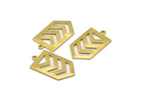 Pirinç Chevron Charm, 1 Döngülü 12 Ham Pirinç Ok Charm (27x15x0,80 mm) A1598