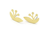 Brass Flower Earring, 8 Raw Brass Flower Shaped Stud Earrings (19x14x0.80mm) A2713