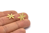Brass Flower Earring, 8 Raw Brass Flower Shaped Stud Earrings (17x15x0.80mm) A2674