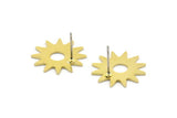 Brass Sun Earring, 8 Raw Brass Sun Shaped Stud Earrings (18x18x0.80mm) A2634
