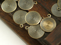 Vintage Earring Finding, 20 Antique Brass Round Spiral Charms, Pendant, Findings (16mm) Pen 135 K048