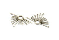 Gümüş Güneş Kolye, 2 Antik Gümüş Kaplamalı Pirinç Çekiçlenmiş Güneş Kolye (51x31x1,8 mm) BS 1940 H1129