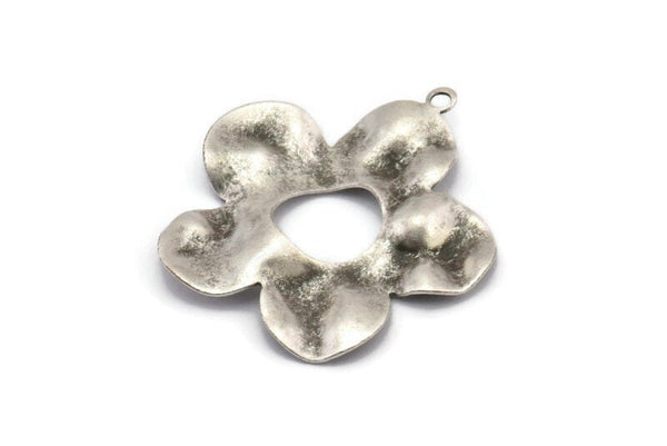 Silver Daisy Charm, 4 Antique Silver Plated Brass Daisy Charms With 1 Loop, Pendants, Earrings (33x30x0.60mm) D849 H0894