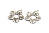 Silver Daisy Charm, 4 Antique Silver Plated Brass Daisy Charms With 1 Loop, Pendants, Earrings (33x30x0.60mm) D849 H0894