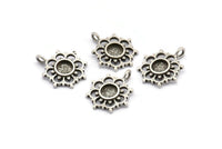 Gümüş Çiçek, 4 Antik Gümüş Kaplama Pirinç, Gümüş Takılar, 1 Halkalı Gümüş Çiçek Takıları - Ped Boyutu 6 mm (21x17 mm) N2075 H1476
