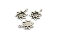 Silver Star Charm, 4 Antique Silver Plated Brass Star Charms With 1 Loop - Pad Size 6x8mm (21x17mm) N2069 H1470