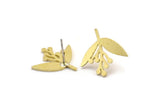 Brass Flower Earring, 8 Raw Brass Flower Shaped Stud Earrings (18x19x1mm) A3531