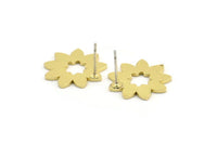 Brass Flower Earring, 6 Raw Brass Flower Shaped Stud Earrings (17x18x1mm) A3735