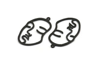 Siyah Yüzlü Charm, 2 Oksitlenmiş Pirinç Siyah Çekiçlenmiş Yüz Şeklinde Charm, 1 Halka, Kolye Ucu, Küpeler, Bulgular (46x28x1,2 mm) E587 S799