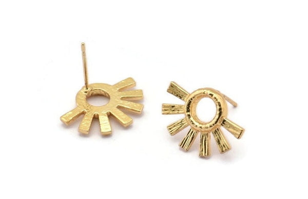 Gold Daisy Earring, 2 Tiny Hammered Gold Plated Brass Flower Stud Earrings (18x13x1.2mm) N1185