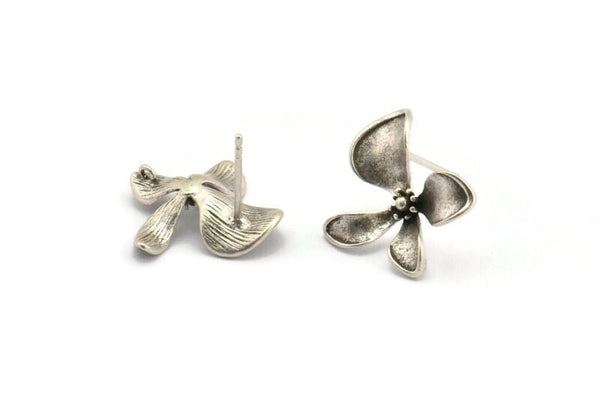 Silver Flower Earring, 4 Antique Silver Plated Brass Flower Stud Earrings (17mm) N1197