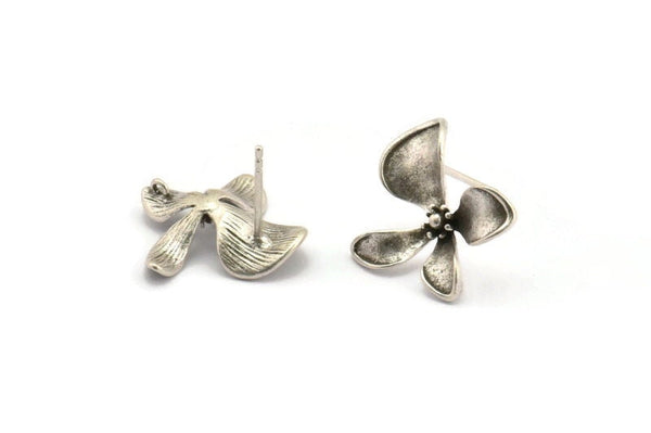 Silve Flower Earring, 4 Antique Silver Plated Brass Flower Stud Earrings (17mm) N1197