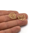 Brass Flower Charm, 24 Raw Brass Flower Charms, Charm Pendants, Findings (19x19x0.60mm) A4943