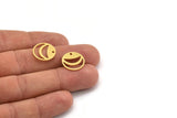 Brass Round Charm, 12 Raw Brass Crescent Moon Patterned Round Shape Charms With 1 Hole, Charm Pendants (16x1mm) A5155