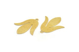 Brass Flower Charm, 8 Raw Brass Flower Shape Charms With 1 Loop, Charm Pendants (26x23x0.60mm) A5373