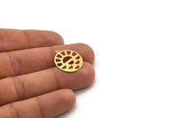 Brass Round Charm, 6 Raw Brass Rising Sun Patterned Round Shaped Charms With 1 Loop, Charm Pendants (21x19x0.60mm) SMP0365