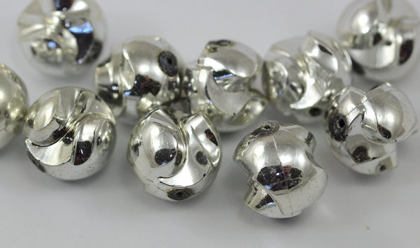 10 Vintage Silver Plastic Round Beads 15 Mm