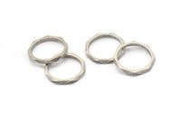 Silver Faceted Ring, 4 Antique Silver Plated Brass  Faceted Rings, Connectors (16mm) N0499
