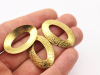 Brass Flower Textured, 10 Raw Brass Flower Textured Oval Connector Findings  (32x21mm)   D103--C021