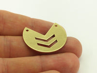 Triangle Chevron Charm, 10 Raw Brass Three Quarters Stamping Blank Pendant with 2 Holes (30x25x0.80mm) (b0013)