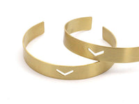 Chevron Bracelet Blank - 3 Raw Brass Cuff Bracelet Blank Bangle  With a Small Chevron (10x145x0.80 mm)  BRC040