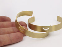 Chevron Bracelet Blank - 3 Raw Brass Cuff Bracelet Blank Bangle  With a Small Chevron (10x145x0.80 mm)  BRC040